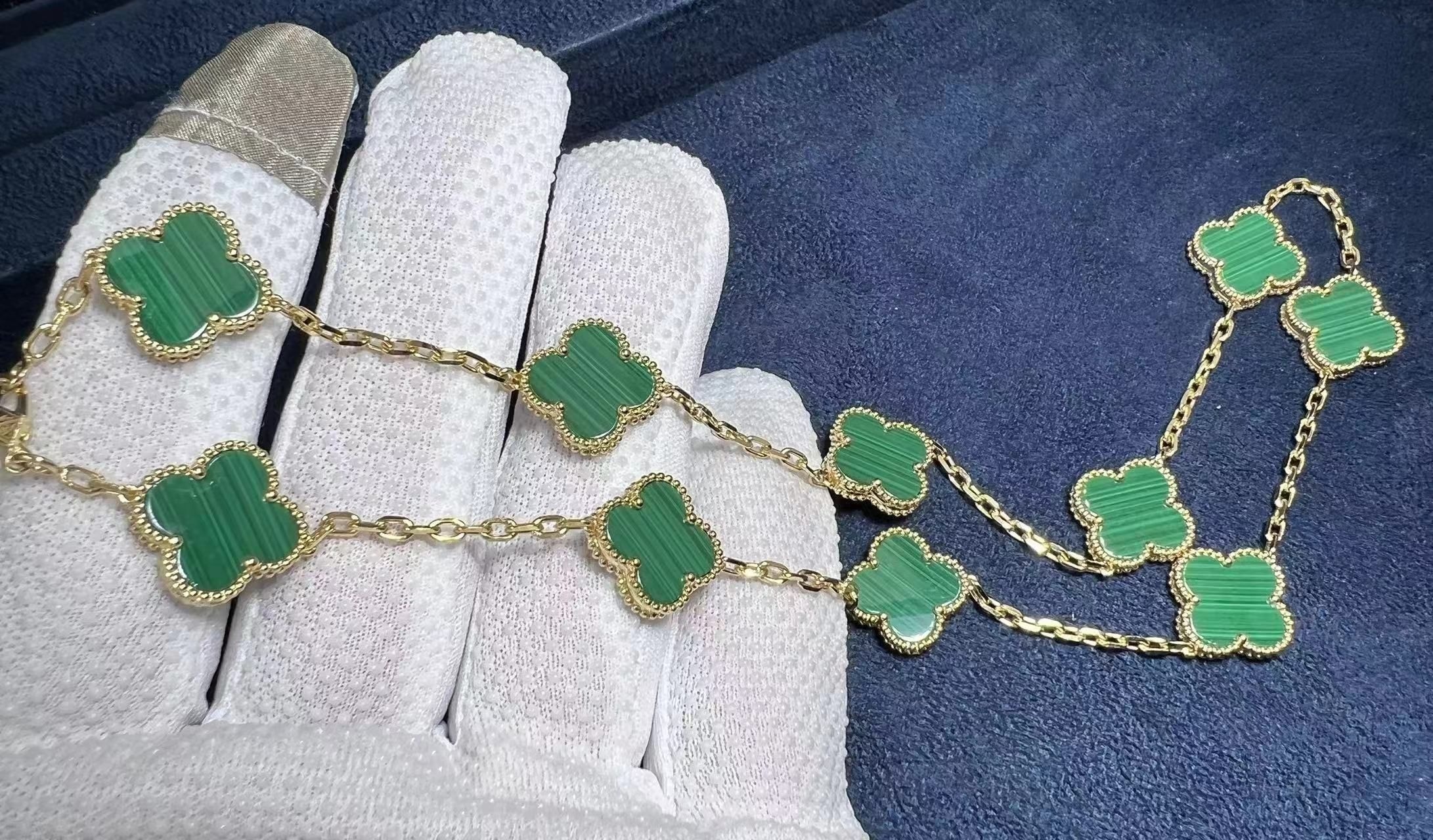 van cleef arpels vintage alhambra malachite 10 motif 18k yellow gold necklace vcaro3qj00 4