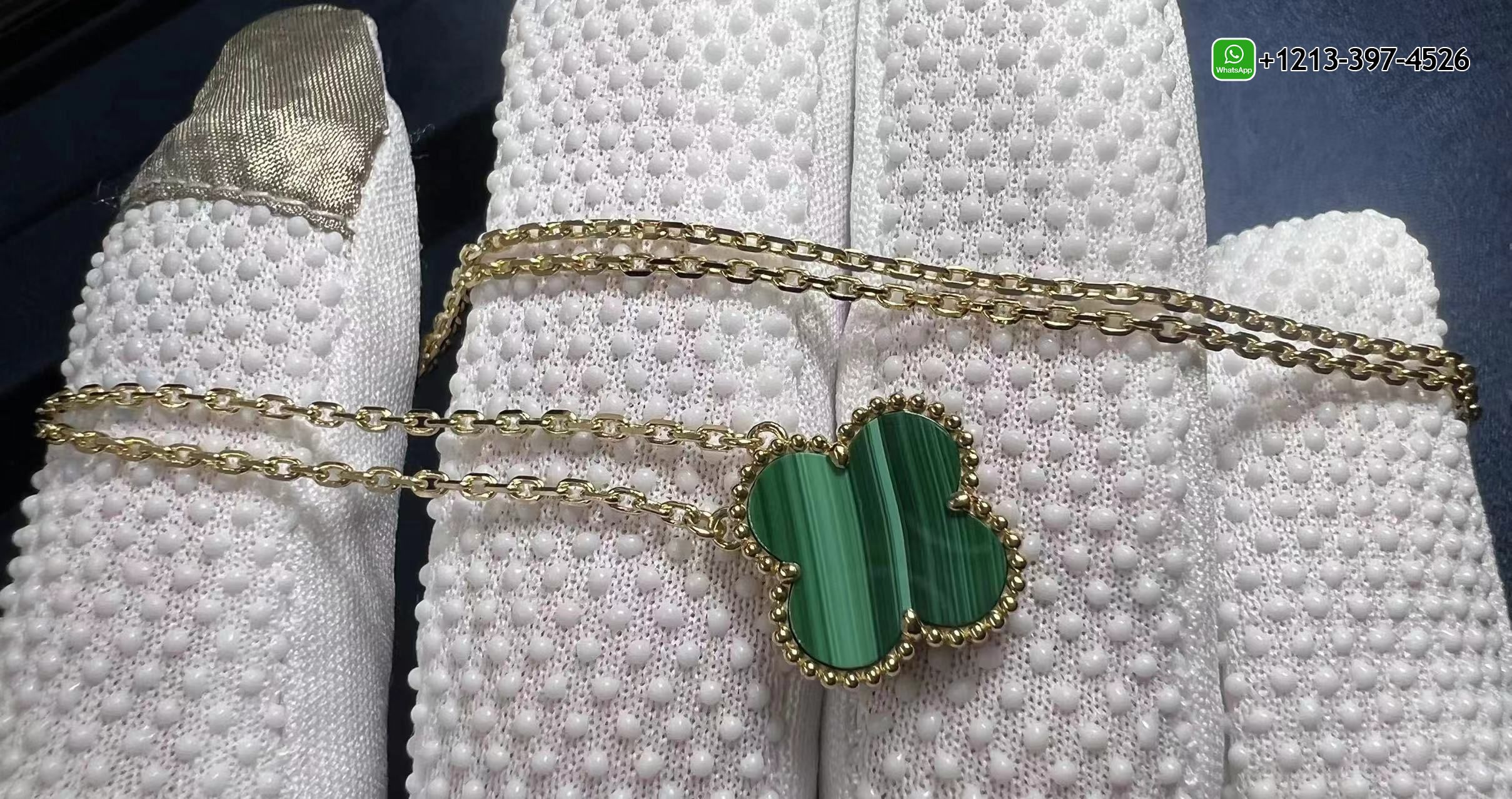 Van-Cleef-Arpels-Vintage-Alhambra-Malachite-18k-Yellow-Gold-Pendant-Necklace-VCARO9VA00-2.jpg Van Cleef & Arpels Vintage Alhambra Malachite 18k Yellow Gold Pendant Necklace Replica - High Quality 18k Gold and Diamond Luxury Distinctive Collection Designer Jewelry Customized Factory Price - Image 5