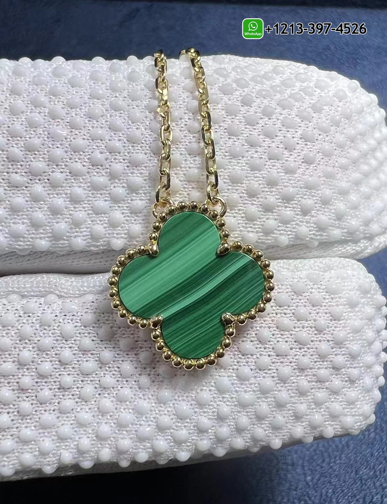 Van-Cleef-Arpels-Vintage-Alhambra-Malachite-18k-Yellow-Gold-Pendant-Necklace-VCARO9VA00-3.jpg Van Cleef & Arpels Vintage Alhambra Malachite 18k Yellow Gold Pendant Necklace Replica - High Quality 18k Gold and Diamond Luxury Distinctive Collection Designer Jewelry Customized Factory Price - Image 4