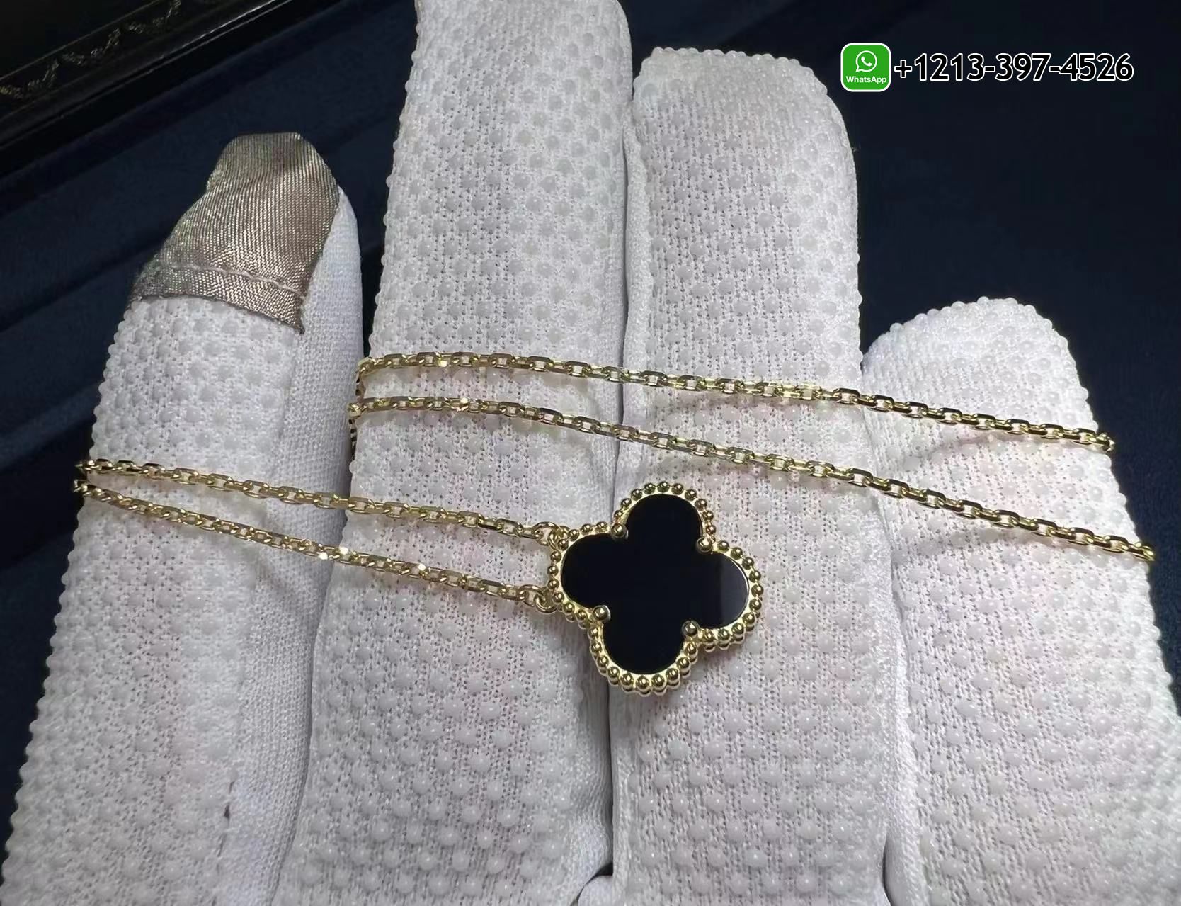 Van-Cleef-Arpels-Vintage-Alhambra-Onyx-18k-Yellow-Gold-Pendant-Necklace-VCARA45800-2.jpg 1:1 Quality Van Cleef & Arpels Vintage Alhambra Onyx 18k Yellow Gold Pendant Necklace - High Quality 18k Gold and Diamond Luxury Distinctive Collection Designer Jewelry Customized Factory Price - Image 3