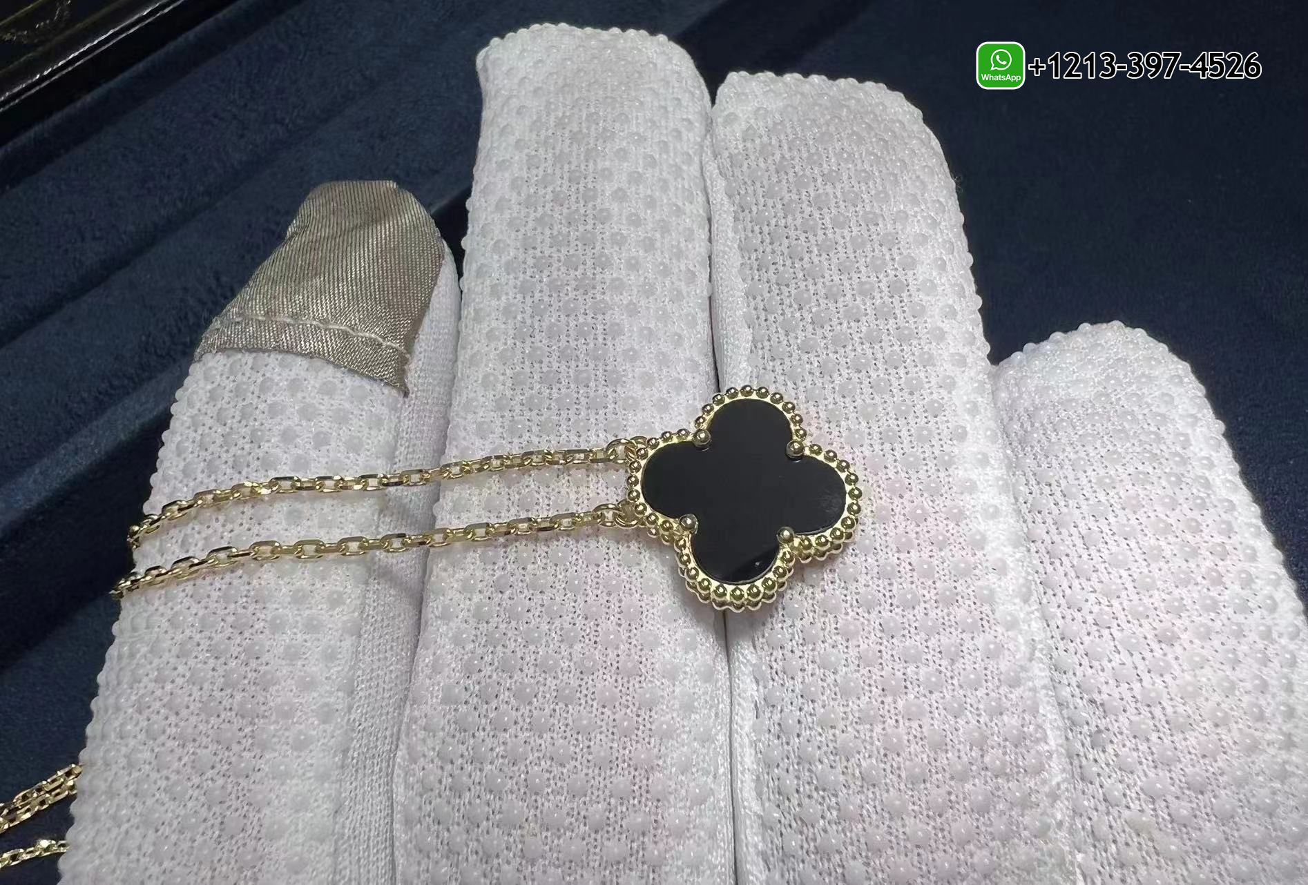 Van-Cleef-Arpels-Vintage-Alhambra-Onyx-18k-Yellow-Gold-Pendant-Necklace-VCARA45800-4.jpg 1:1 Quality Van Cleef & Arpels Vintage Alhambra Onyx 18k Yellow Gold Pendant Necklace - High Quality 18k Gold and Diamond Luxury Distinctive Collection Designer Jewelry Customized Factory Price - Image 5
