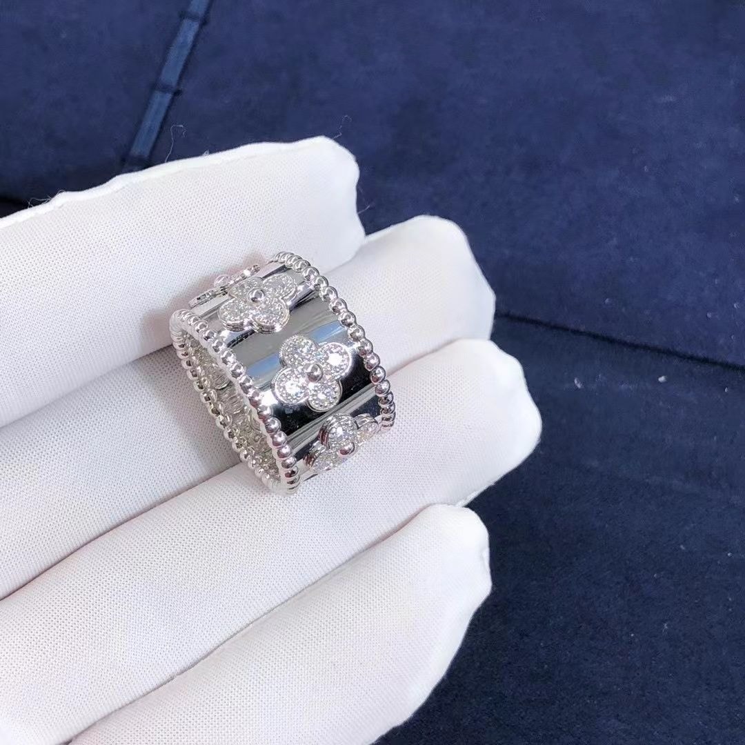 van cleef arpels white gold diamond perlee clovers medium ring vcaro9lp00 4