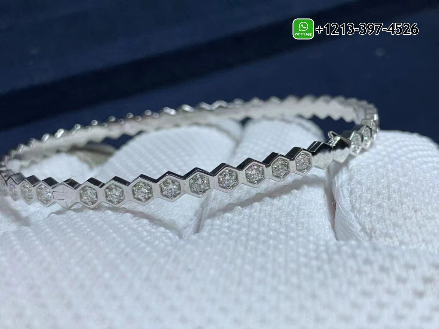 bgcp2jqbovb Custom Made Best Quality 1:1 Cheap Chaumet 18k White Gold Bee My Love Pavé Diamonds Bracelet - High Quality 18k Gold and Diamond Luxury Distinctive Collection Designer Jewelry Customized Factory Price - Image 3