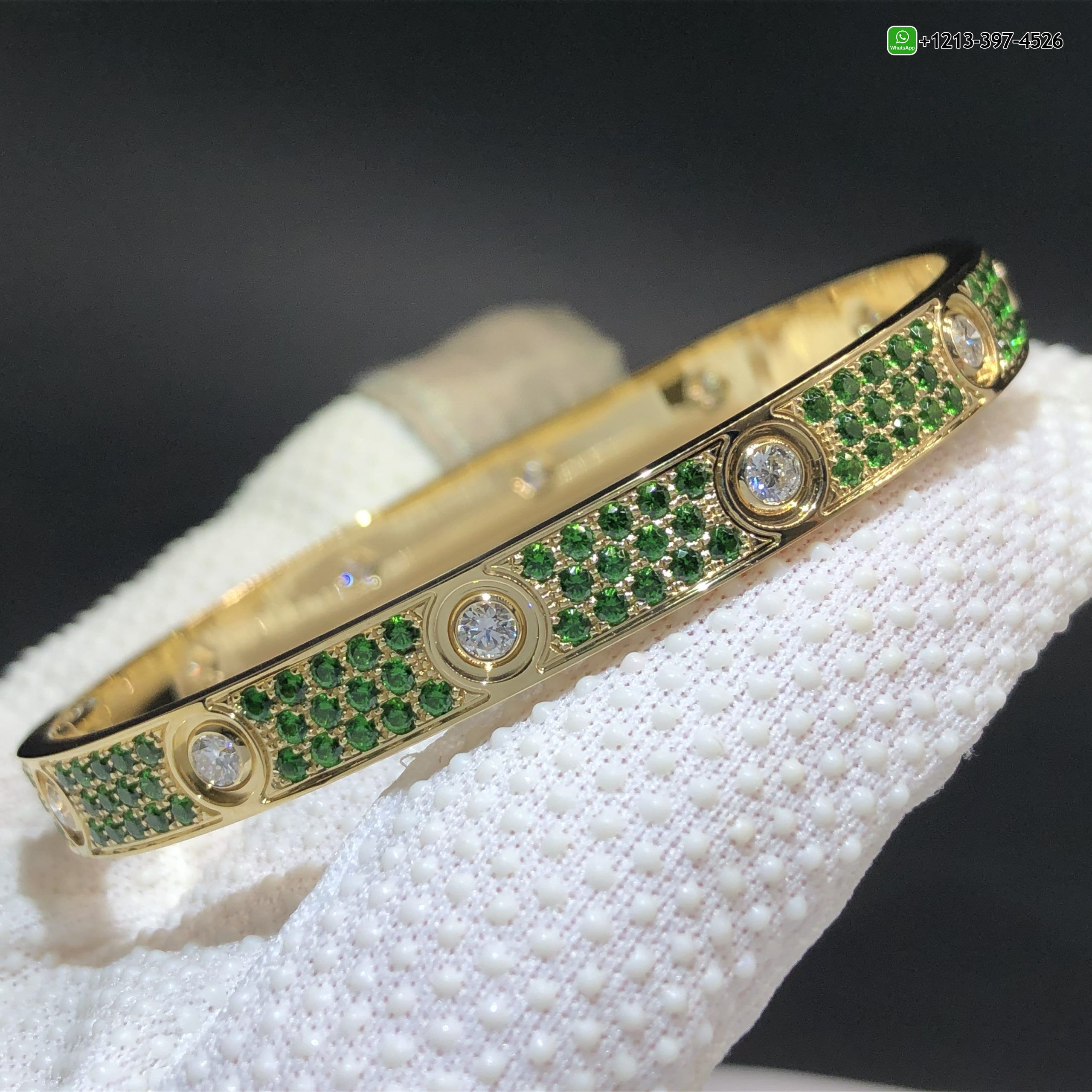 glzwi4ry3vm Cartier Love Tsavorite Garnet Paved and 10 Diamonds Classic Model Bracelet 18k Yellow Gold Single-screw Closure - High Quality 18k Gold and Diamond Luxury Distinctive Collection Designer Jewelry Customized Factory Price - Image 4