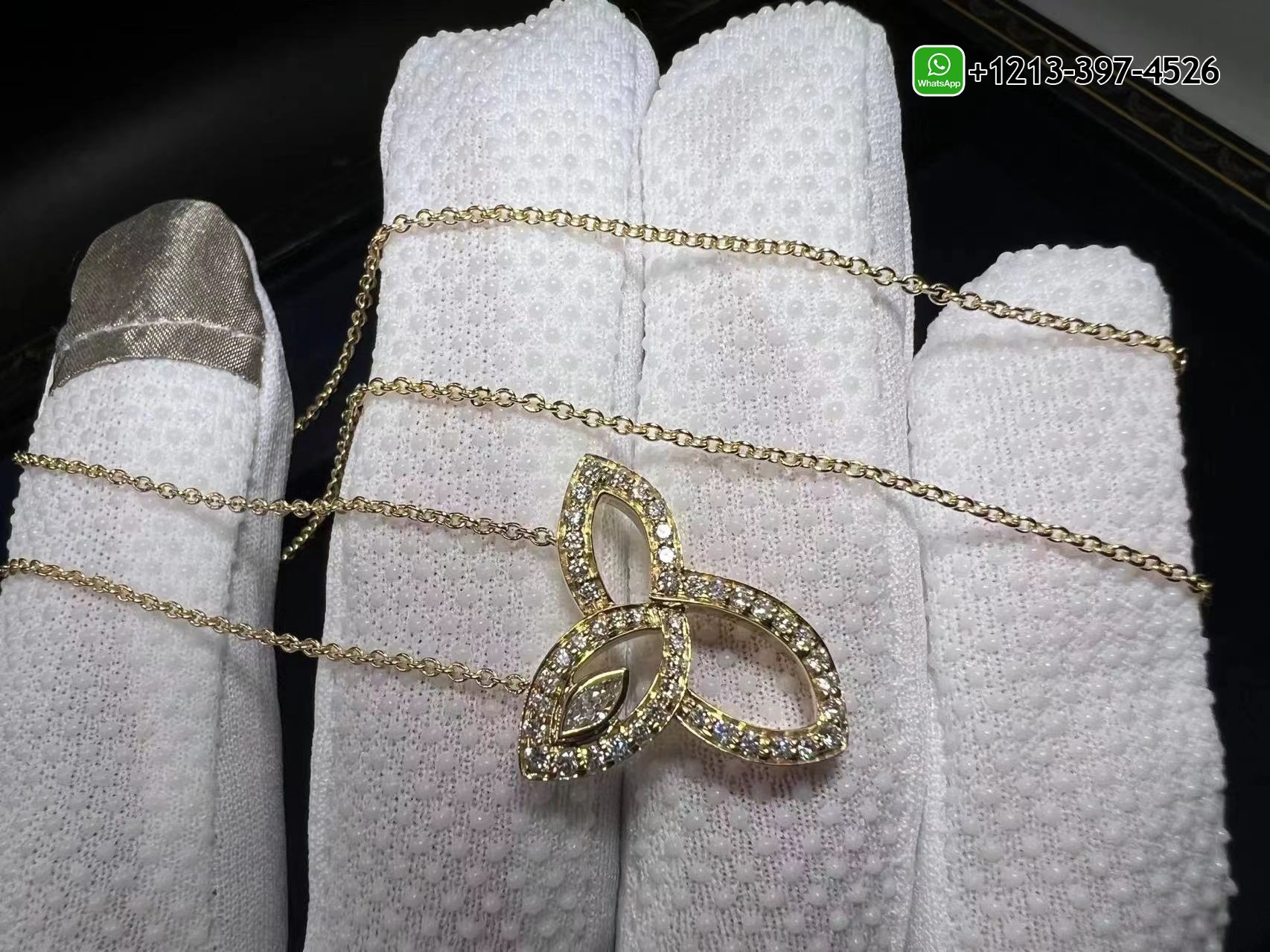 gm2iwjtb4wp Custom Made Best Sellers Quality 1:1 Copy Harry Winston Lily Cluster 18K Yellow Gold Diamond Pendant Necklace - High Quality 18k Gold and Diamond Luxury Distinctive Collection Designer Jewelry Customized Factory Price - Image 2