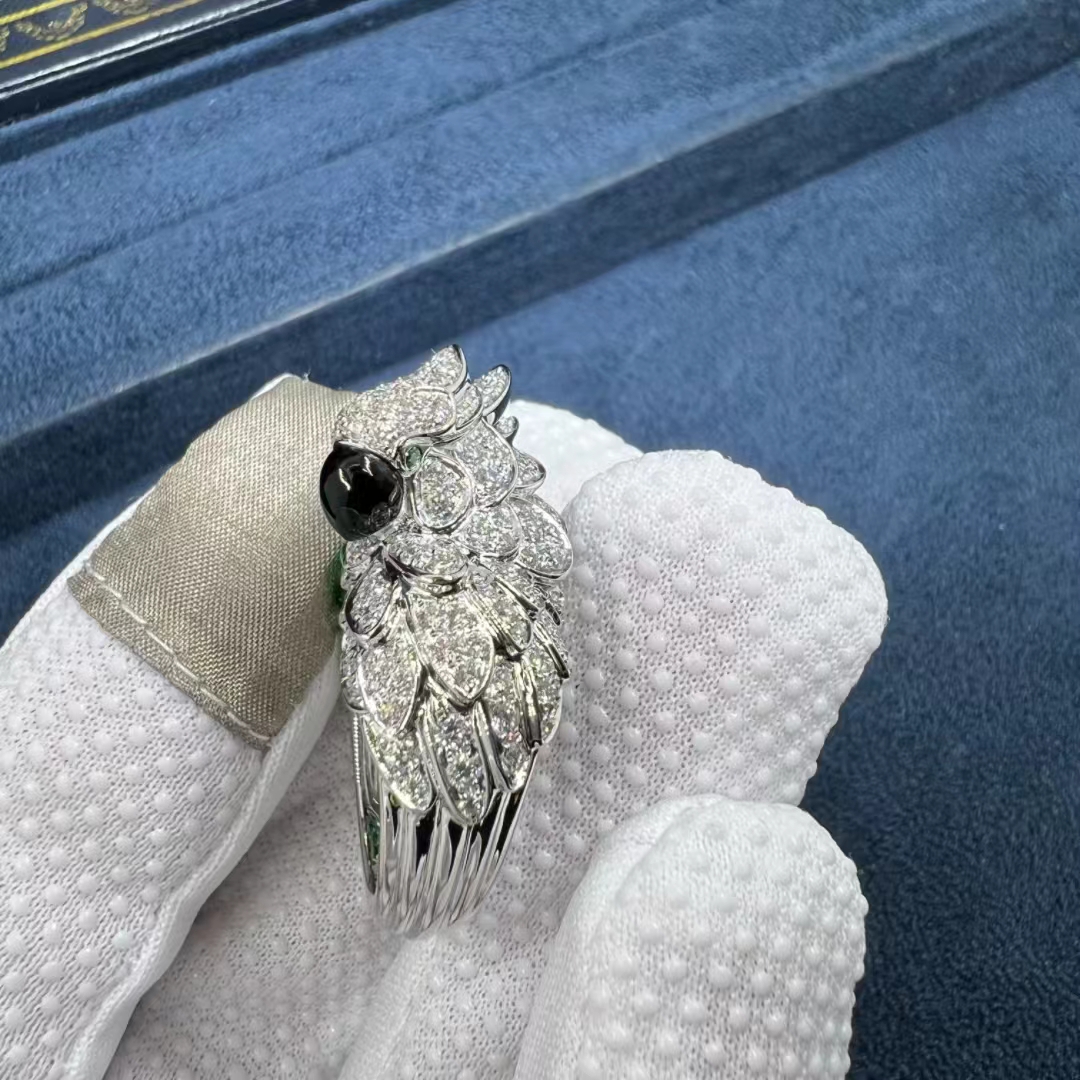 pq13f5w0c1t Cartier Les Oiseaux Libérés 18k White Gold Emearls and Diamonds Parrot Ring H4312100 - High Quality 18k Gold and Diamond Luxury Distinctive Collection Designer Jewelry Customized Factory Price - Image 3