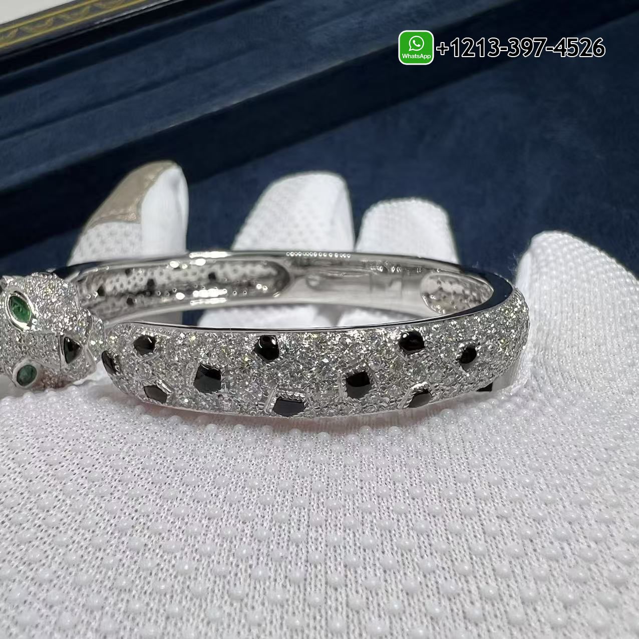 rbftklkhw3c Cartier Panthere De Cartier Full Pave Diamond Emeralds Onyx 18k White Gold Bracelet For Sale - High Quality 18k Gold and Diamond Luxury Distinctive Collection Designer Jewelry Customized Factory Price - Image 5