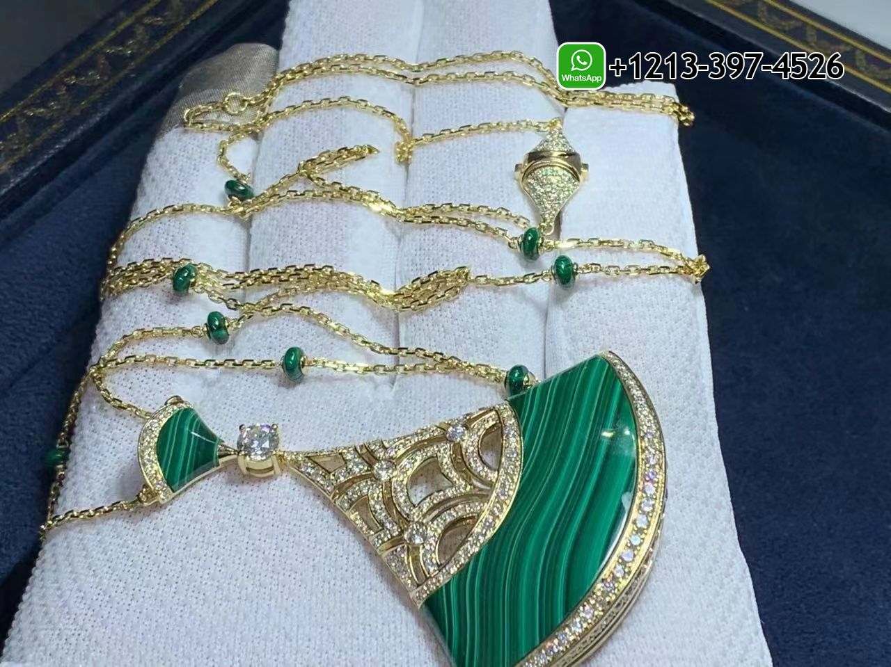 vgpj13cio4v Best Sellers 1:1 Quality Cheap Custom Made Bulgari Divas’ Dream 18K Yellow Gold Malachite and Diamonds Large Pendant Necklace - High Quality 18k Gold and Diamond Luxury Distinctive Collection Designer Jewelry Customized Factory Price - Image 6