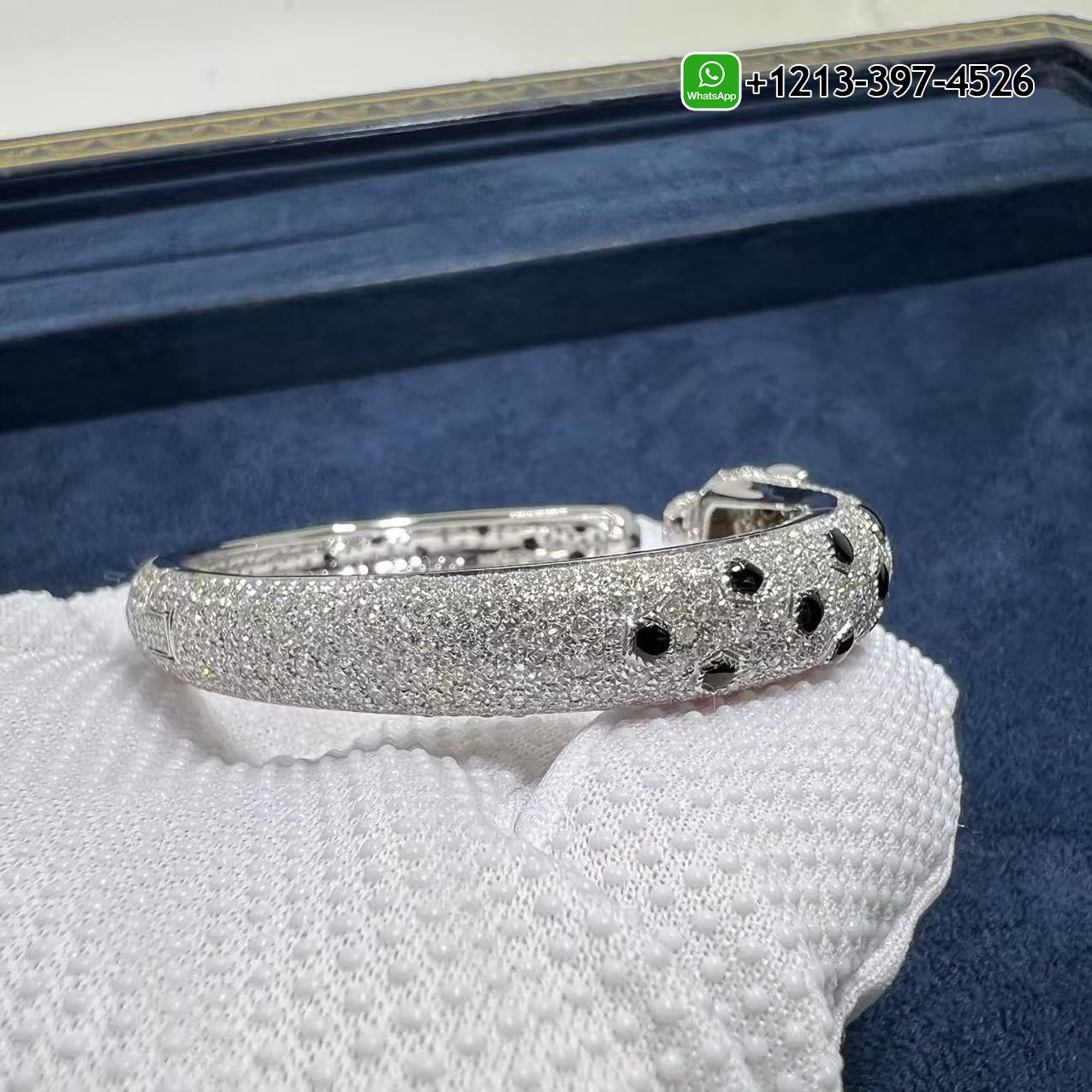 whn1xkq3xzc Cartier Panthere De Cartier Full Pave Diamond Emeralds Onyx 18k White Gold Bracelet For Sale - High Quality 18k Gold and Diamond Luxury Distinctive Collection Designer Jewelry Customized Factory Price - Image 7