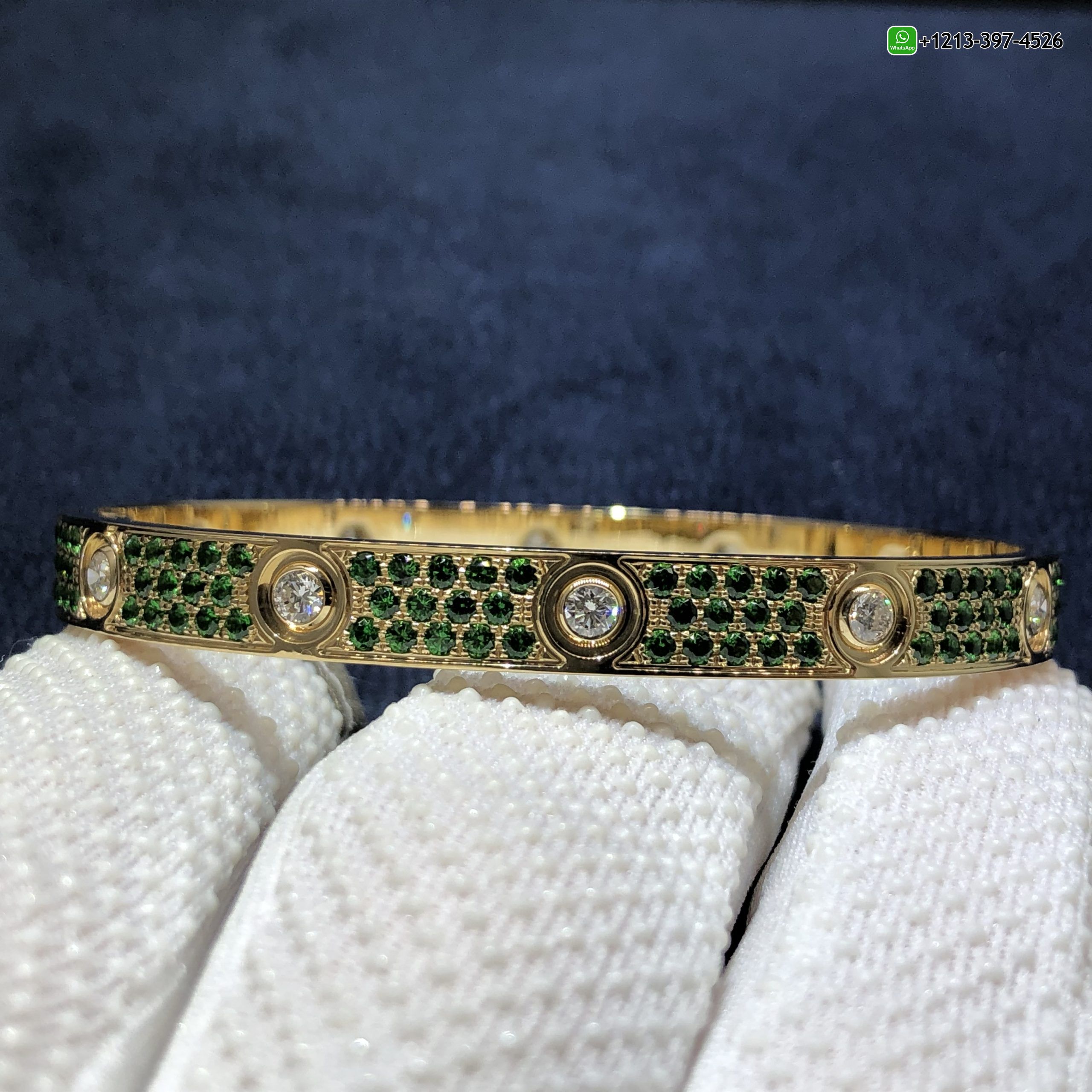 Cartier Love Tsavorite Garnet Paved and 10 Diamonds Classic Model Bracelet 18k Yellow Gold Single-screw Closure - High Quality 18k Gold and Diamond Luxury Distinctive Collection Designer Jewelry Customized Factory Price Xb4s4xyiwir